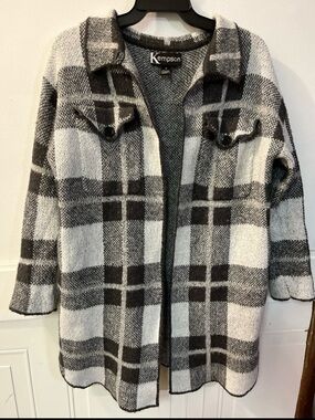 Kempson Gray, White & Black Plaid Shacket Size M